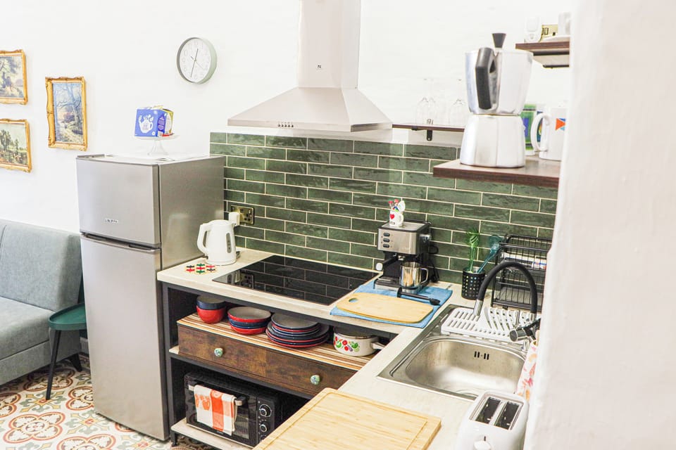 Apartment, City View | Private kitchen | Toaster