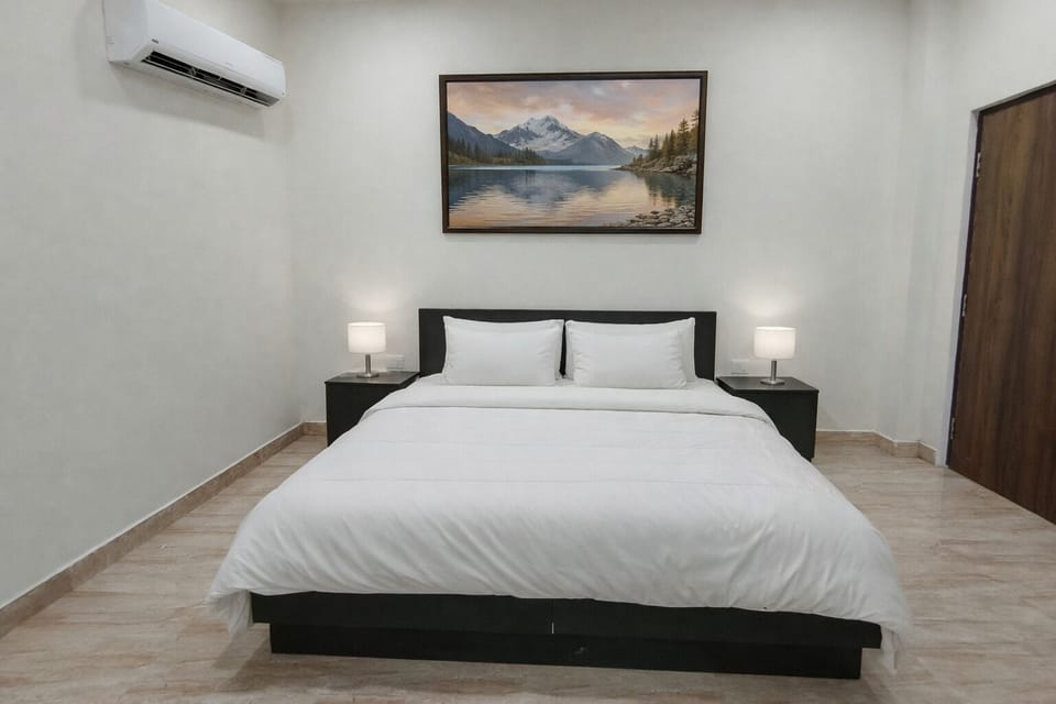 Deluxe Double Room, Courtyard View | In-room safe, desk, laptop workspace, free WiFi