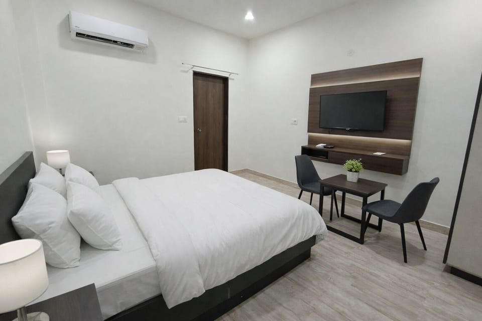 Deluxe Double Room, Courtyard View | In-room safe, desk, laptop workspace, free WiFi