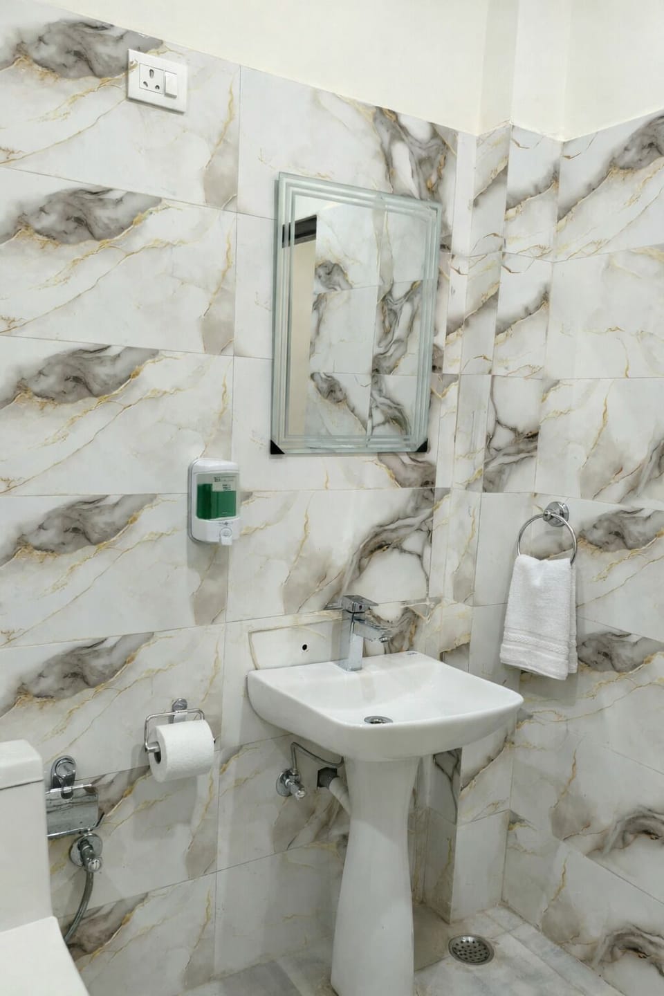 Deluxe Double Room, Courtyard View | Bathroom | Free toiletries, bidet, towels, soap