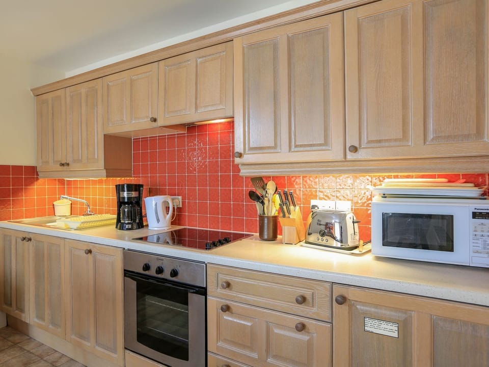 Fridge, dishwasher, cookware/dishes/utensils