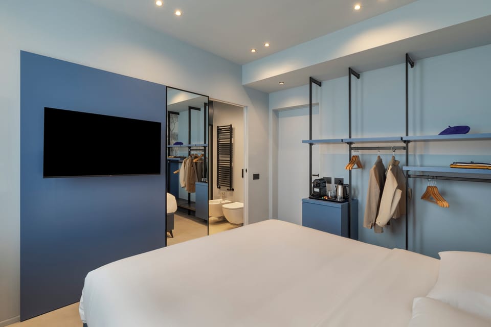 Standard Double Room | Minibar, desk, soundproofing, free WiFi
