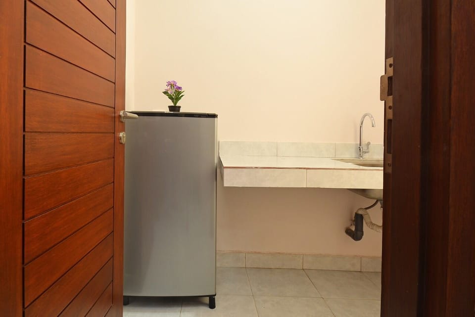 Standard Room | Private kitchen | Fridge