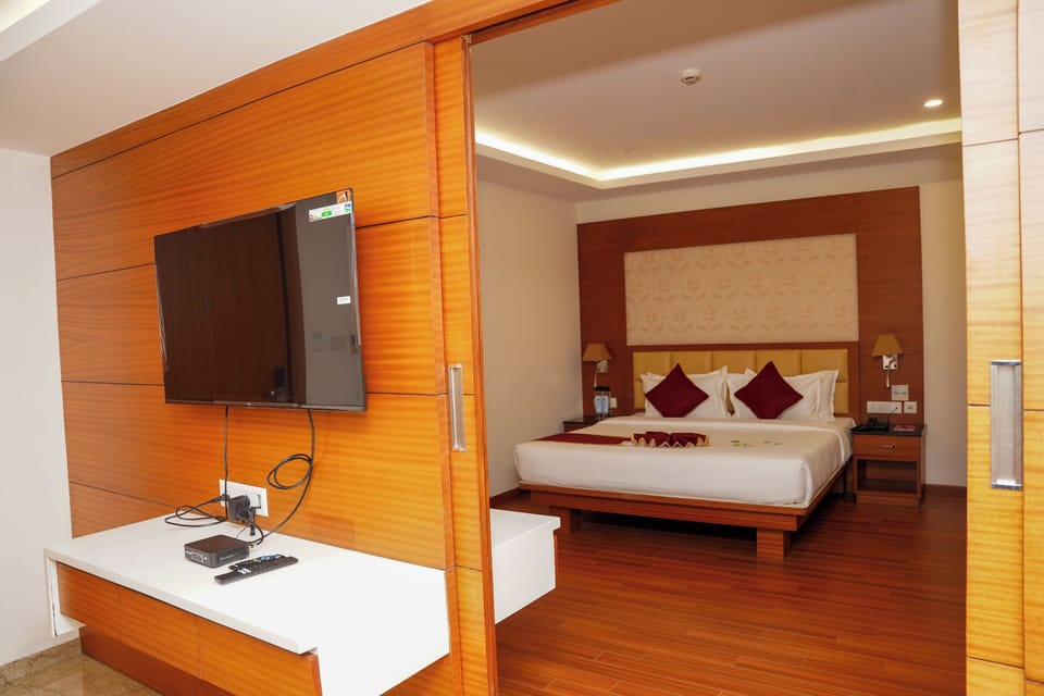 Desk, soundproofing, free WiFi, wheelchair access