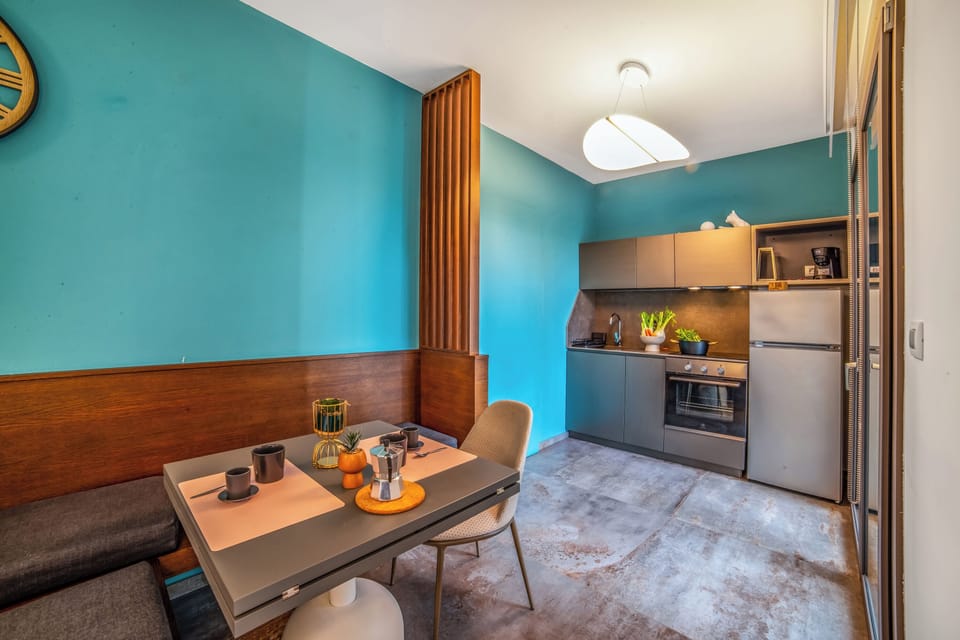 Family Villa, Multiple Bedrooms, Balcony (7br Luxury Villa - Pool, Garden &) | Private kitchen