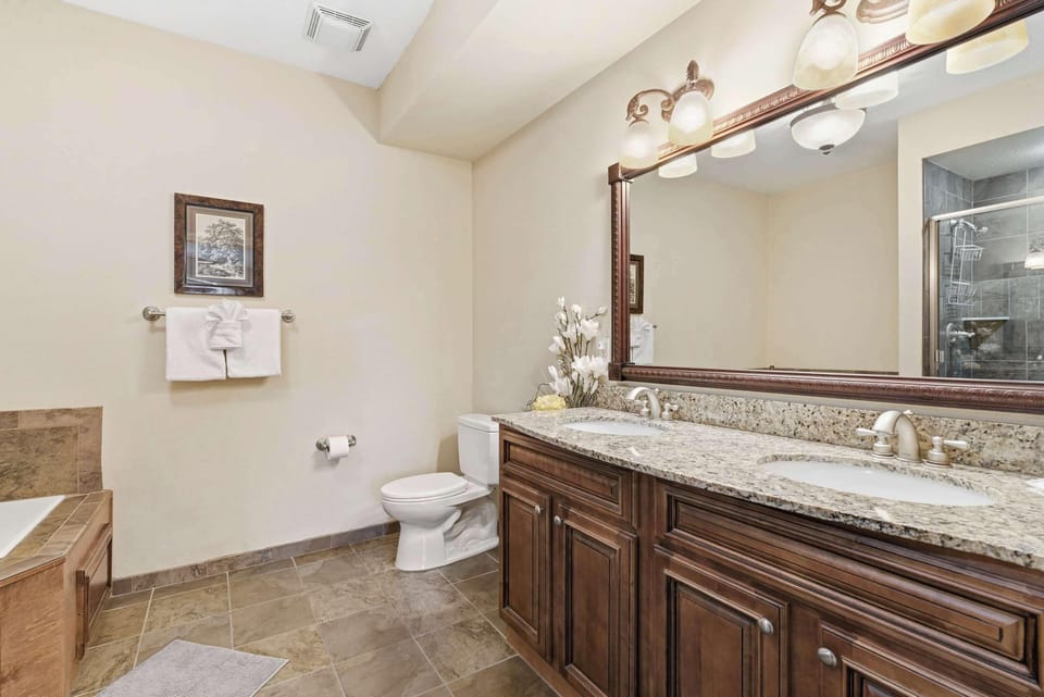 Branson Hills Luxury Condo Apartment in Branson