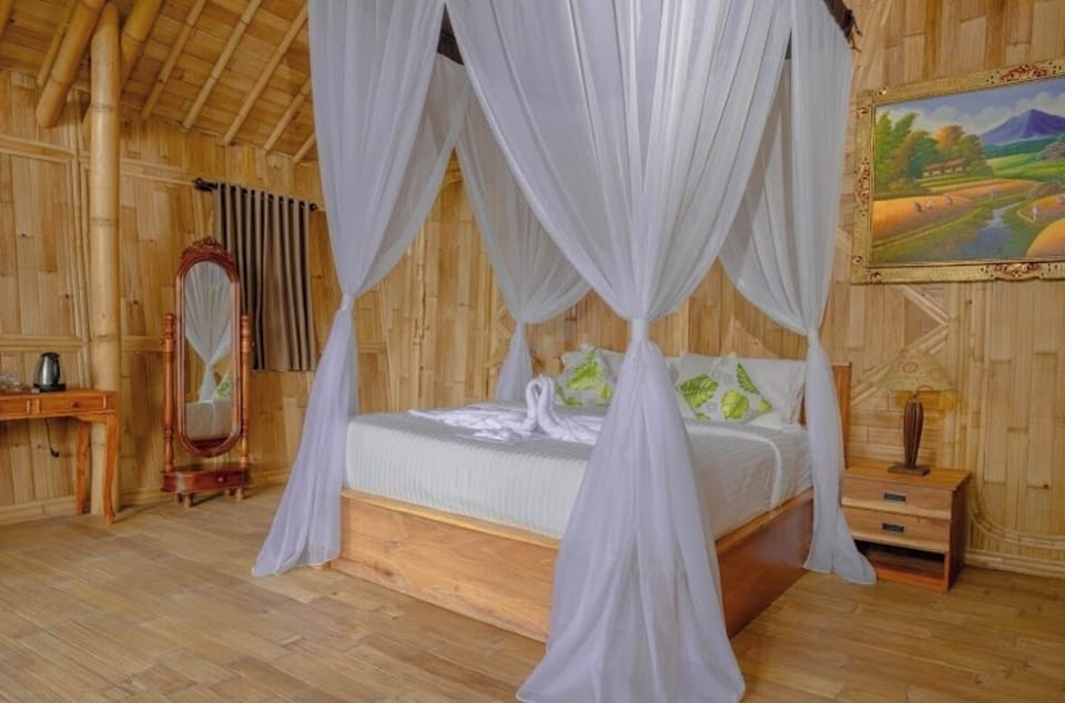 Junior Room, Poolside | Desk, laptop workspace, free WiFi, bed sheets