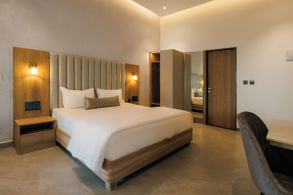 Superior Double Room, Balcony, Garden View | Soundproofing, free WiFi