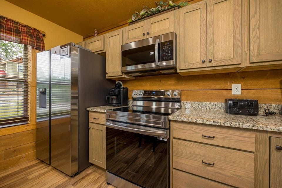 Chalet, Multiple Beds, Pool Access, Mountain View (Almost Heaven) | Private kitchen