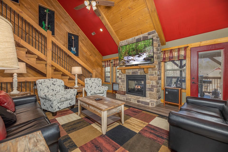Chalet, Multiple Beds, Hot Tub, Mountain View (A Splash Of Blue) | Living area