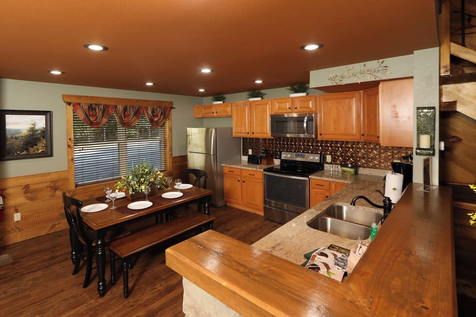 Chalet, Multiple Beds, Hot Tub, Mountain View (Misty Mountainside) | Private kitchen