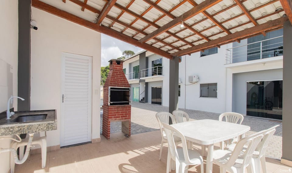 Basic Apartment | Outdoor dining