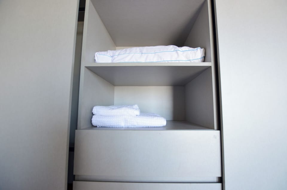 City Studio, Balcony, City View | Wardrobe