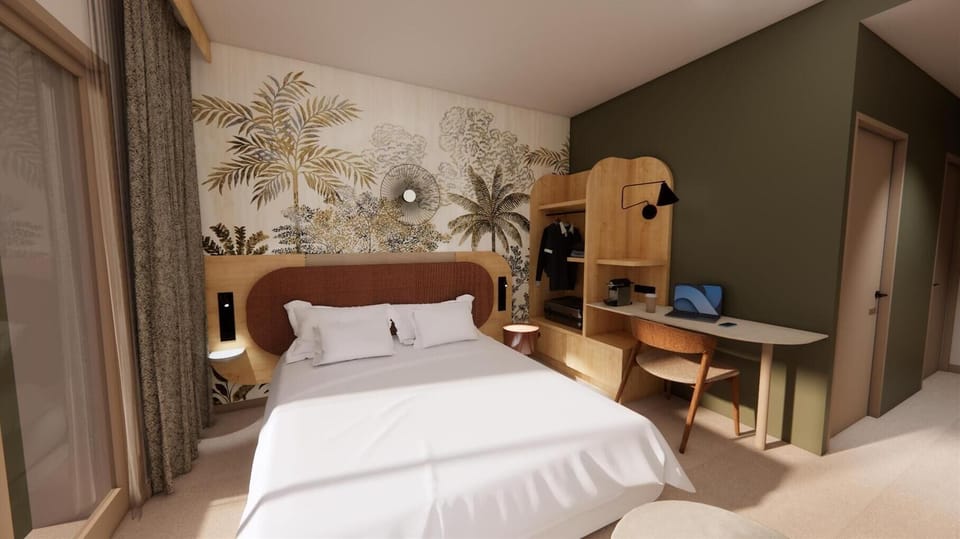 Standard Room, 1 Queen Bed, Balcony | Premium bedding, laptop workspace, blackout drapes, soundproofing