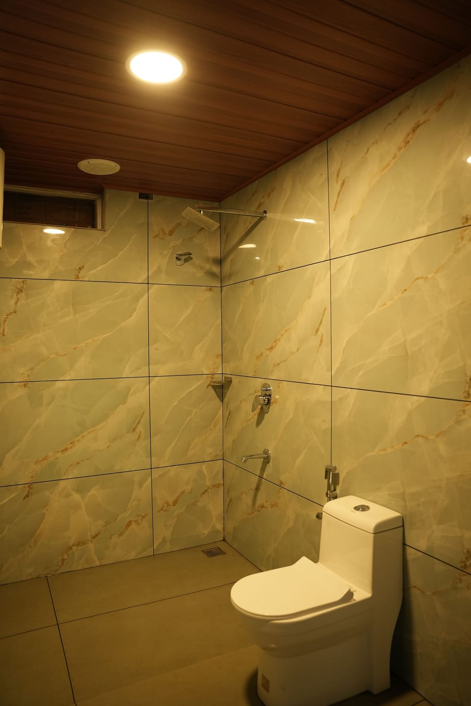Deluxe Studio Suite | Bathroom | Bidet