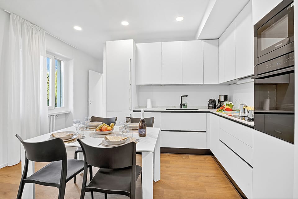 Standard Apartment, Multiple Bedrooms, 2 Bathrooms (Adria's House) | Private kitchen | Fridge, microwave, oven, stovetop