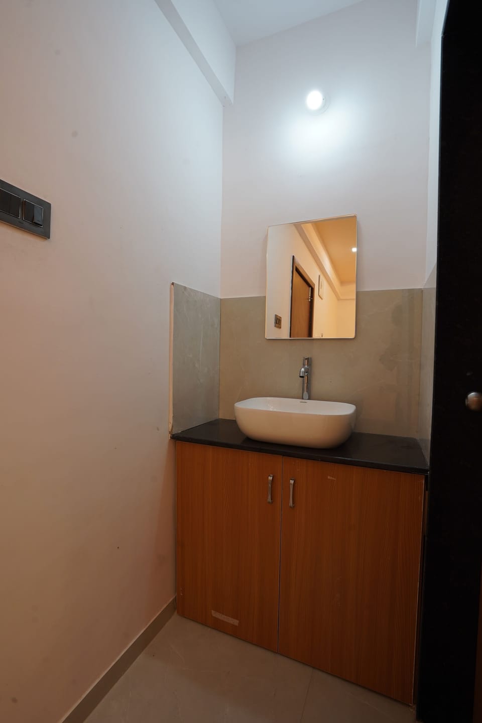 Deluxe Room, City View | Bathroom | Shower, free toiletries, towels, soap