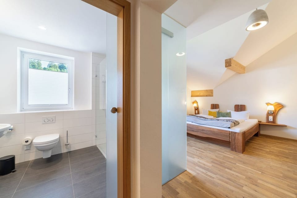 Comfort Double Room | Bathroom | Shower, free toiletries, hair dryer, bathrobes