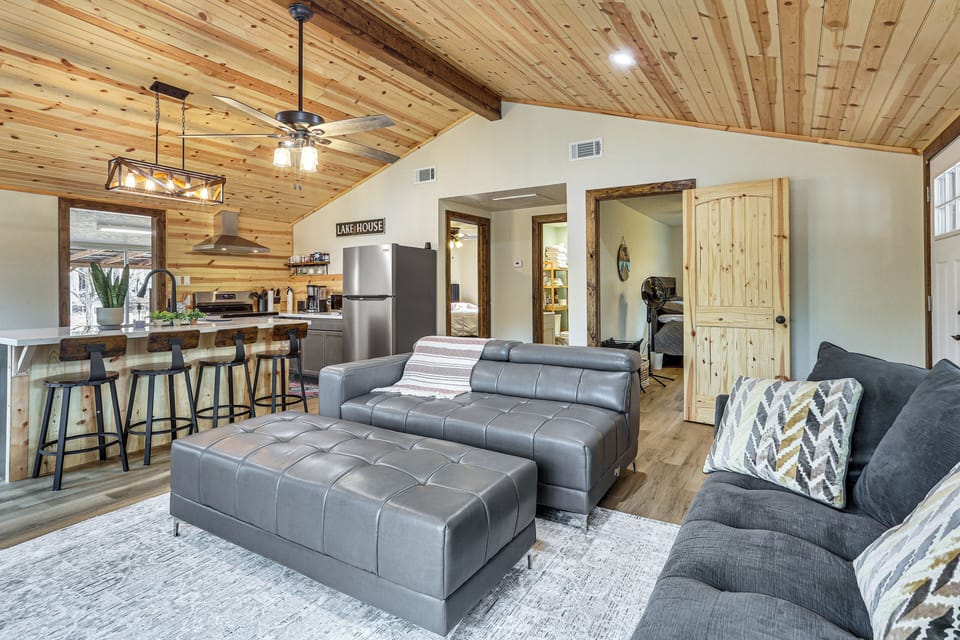 House (2 Bedrooms) | Interior
