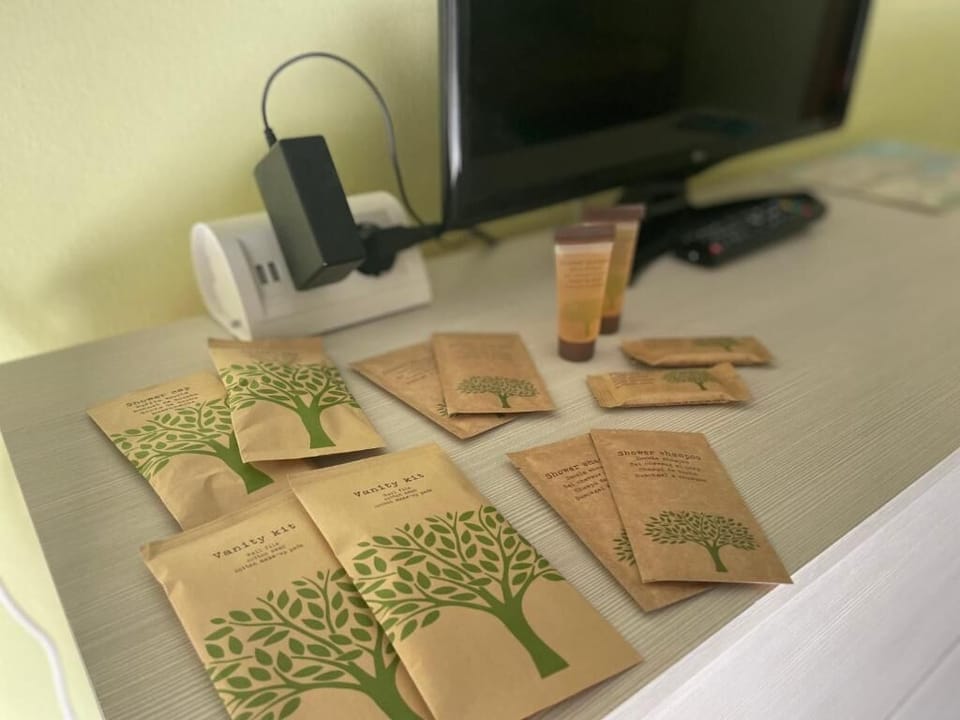 Basic Triple Room | Bathroom amenities