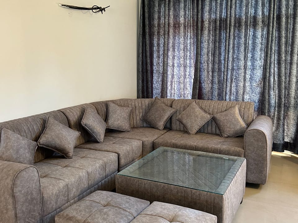 Apartment, 3 Bedrooms, Accessible, Smoking | Living room
