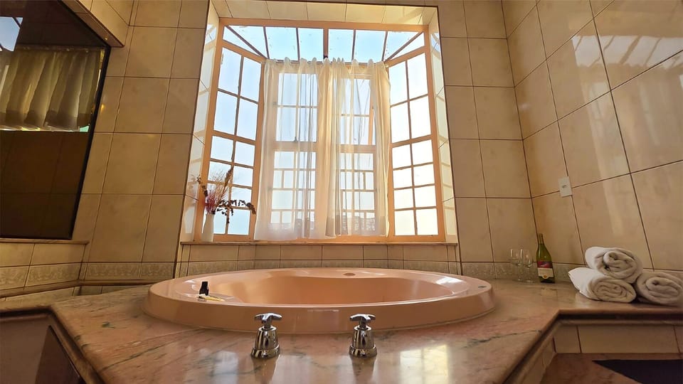 Superior Suite | Bathroom