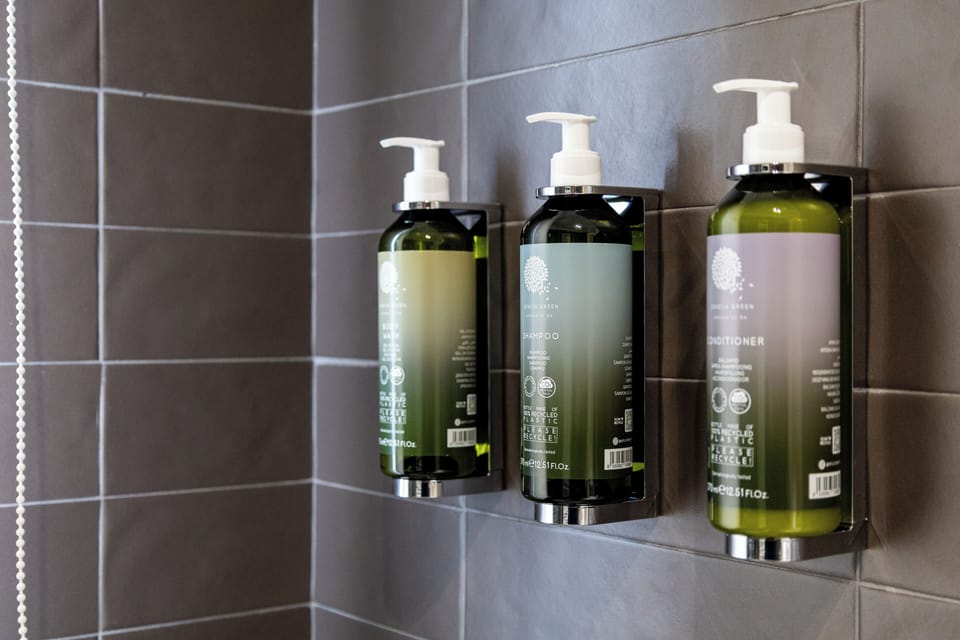Double Room, Balcony | Bathroom amenities | Shower, hair dryer, slippers, towels