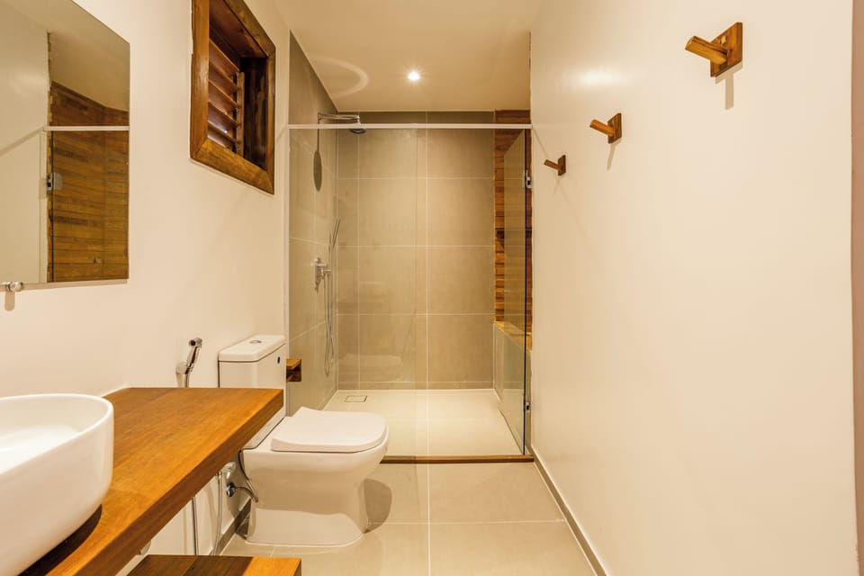 Comfort Triple Room, Patio, Garden View | Bathroom | Shower, hair dryer, towels, shampoo