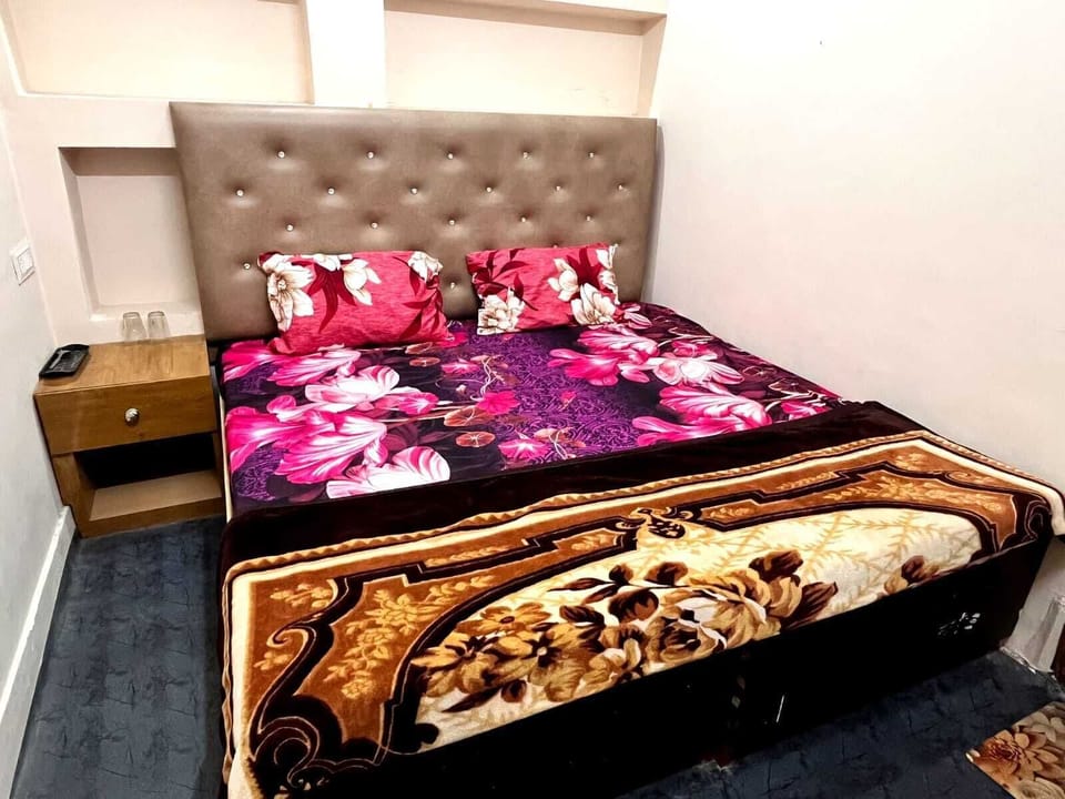 Deluxe Double Room, Balcony, City View | Desk, free WiFi
