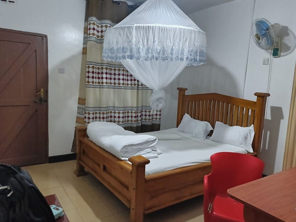 Deluxe Double Room | Free WiFi, bed sheets