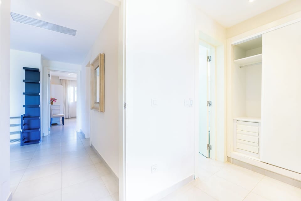 Condo, Golf View | Wardrobe