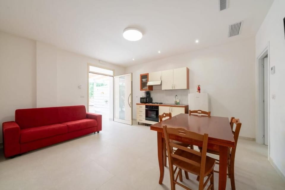 Deluxe House, Patio, Garden View | Interior