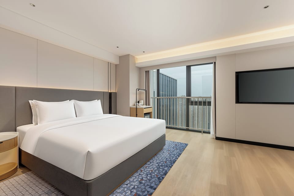 1 King Standard Extra Floor Space High Floor | Down comforters, desk, laptop workspace, blackout drapes