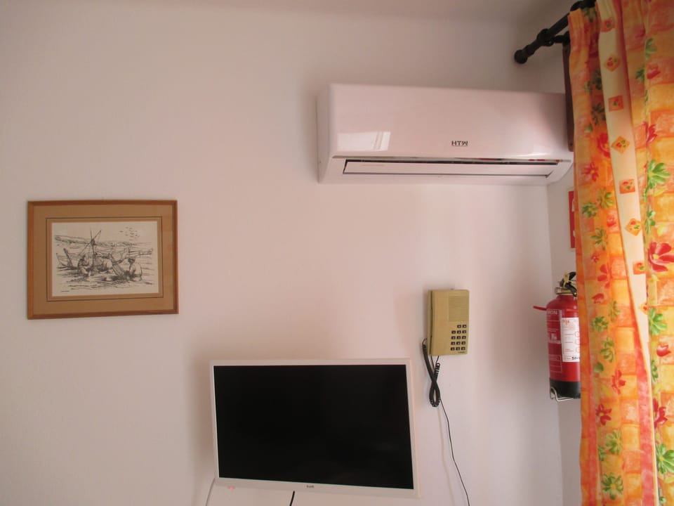 Standard Apartment, 1 Bedroom, Pool Access, Ground Floor | Room amenity