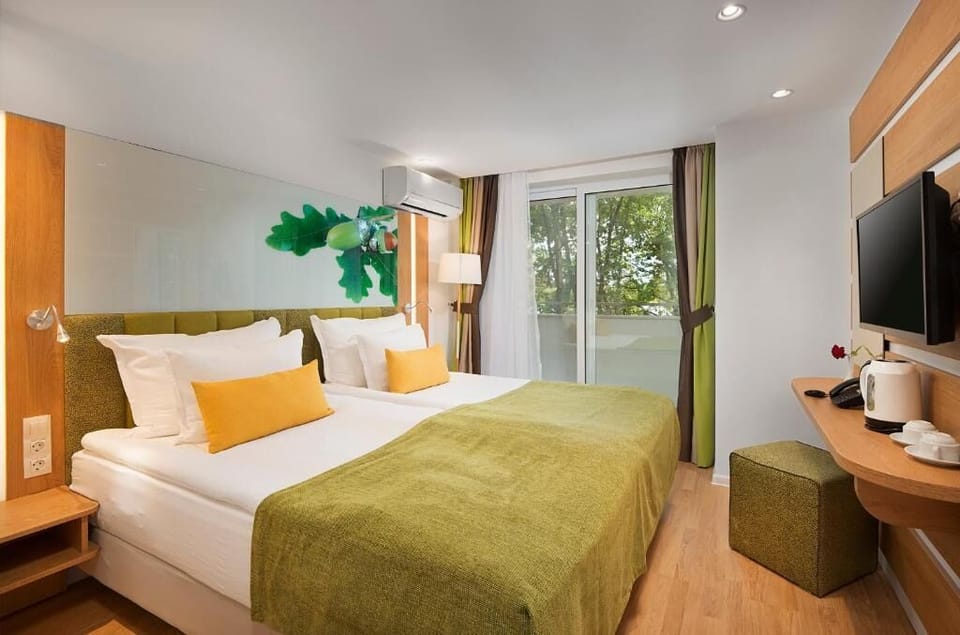 Standard Double Room | In-room safe, soundproofing, iron/ironing board, free WiFi