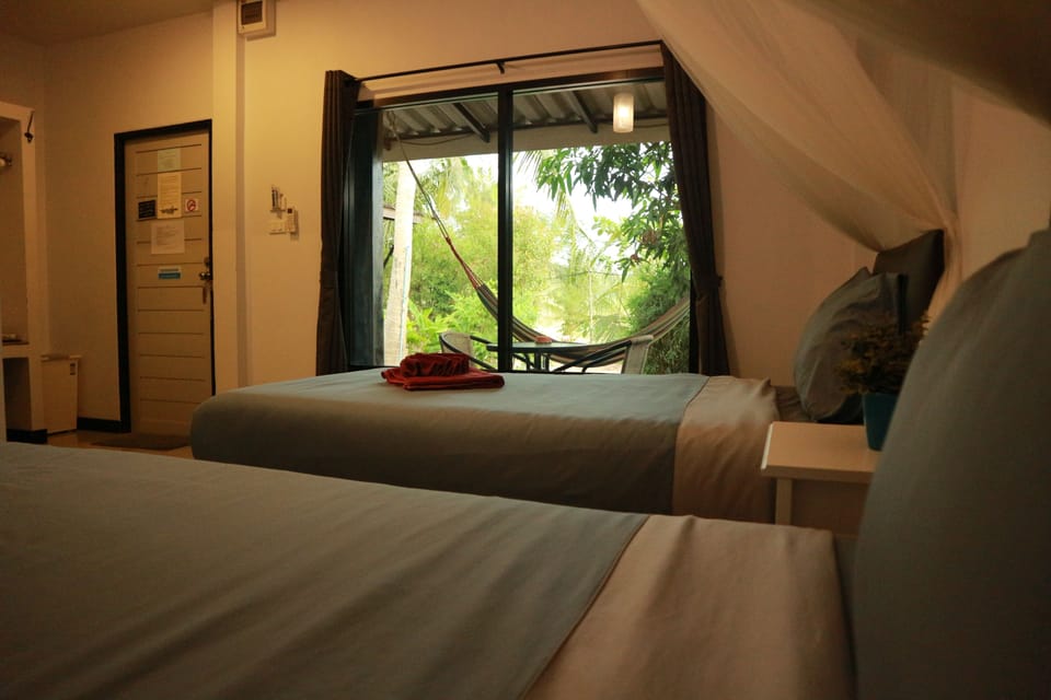 Standard Twin Room | Minibar, desk, free WiFi