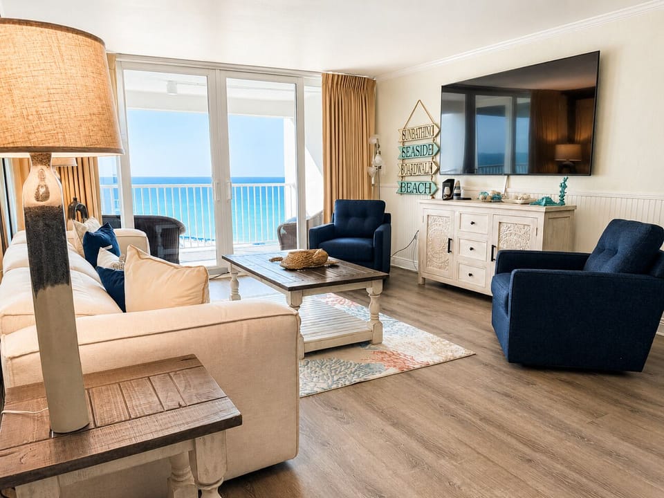 Condo, 2 Bedrooms | Living area | Smart TV