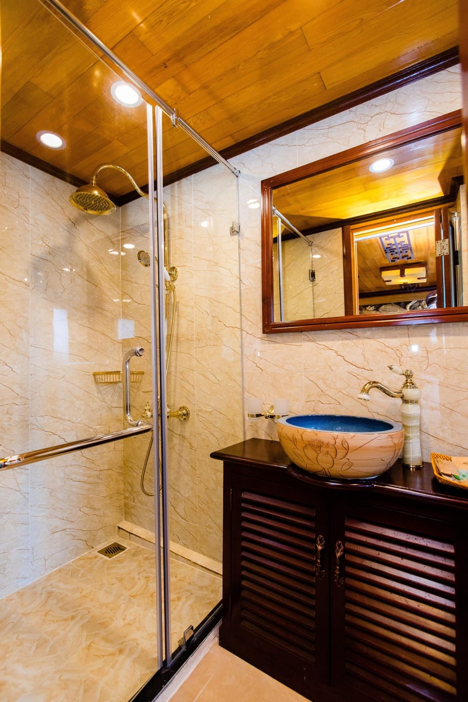 Deluxe Triple Room, Sea View | Bathroom | Shower, rainfall showerhead, designer toiletries, hair dryer