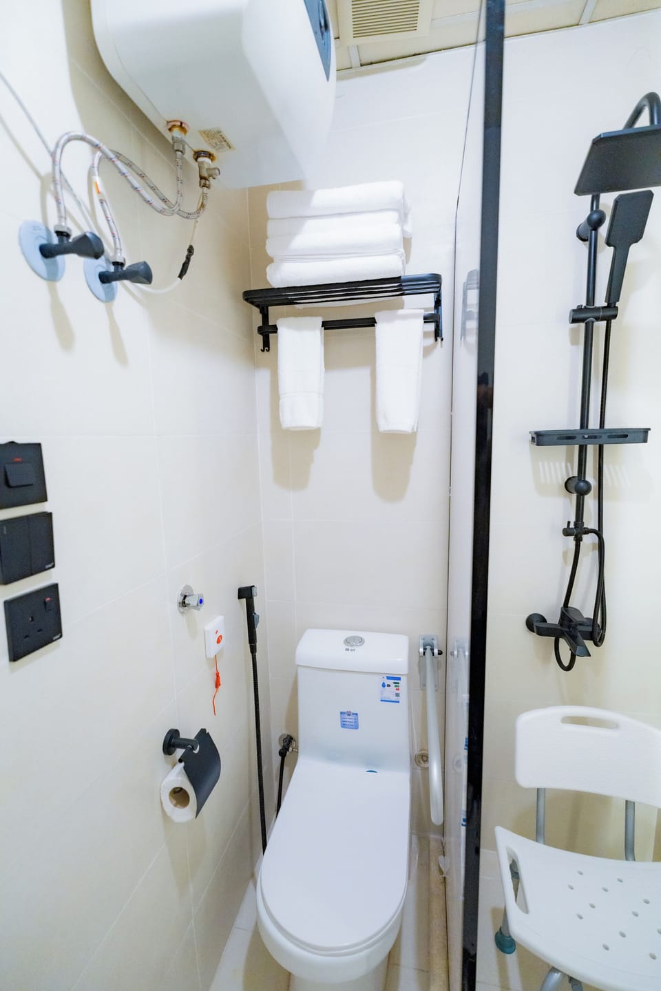 Towels, soap, shampoo, toilet paper