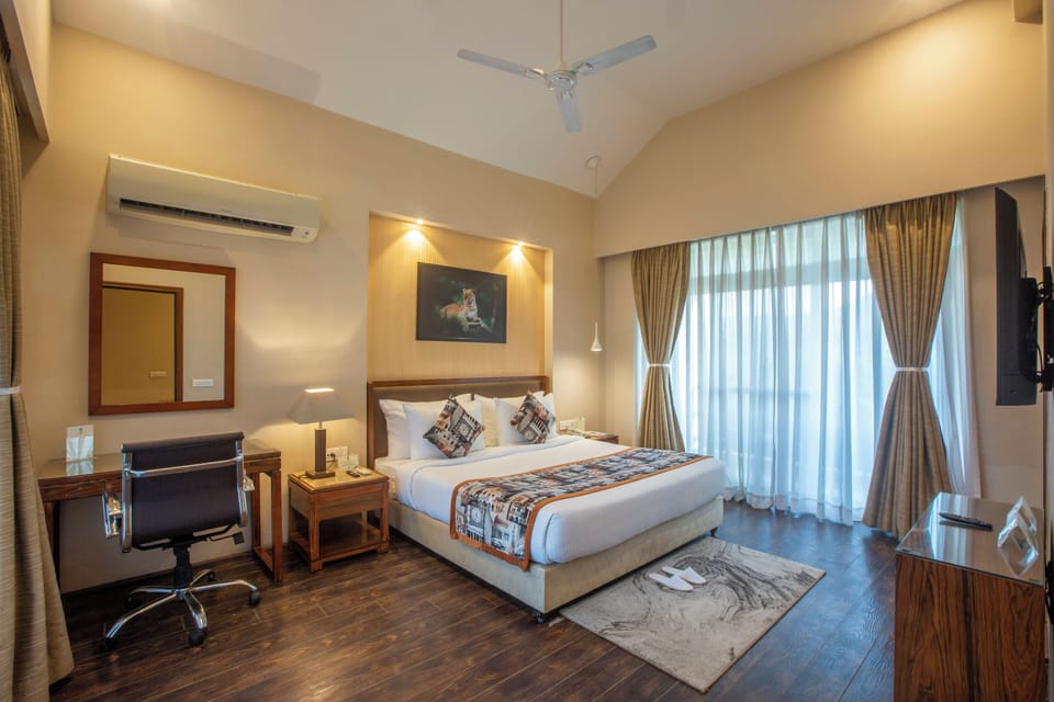 Premium Cottage with Bathtub | Minibar, in-room safe, desk, soundproofing