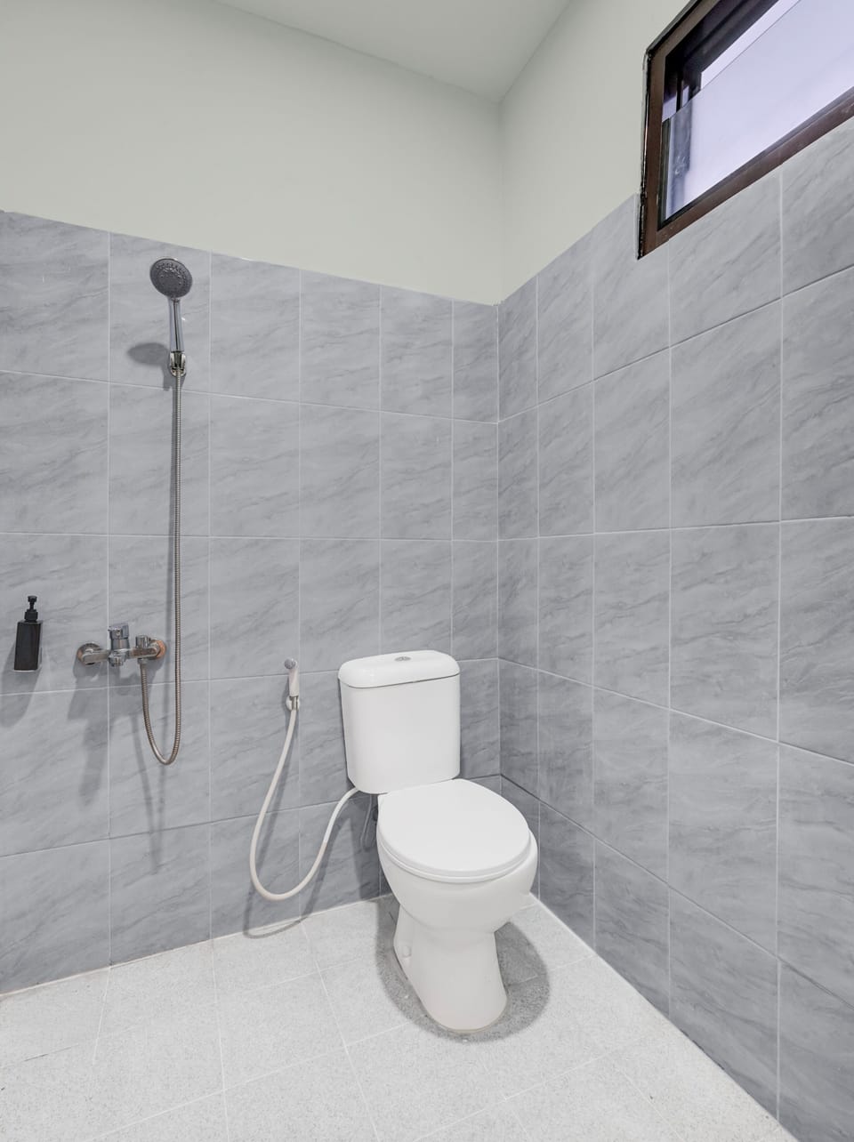 Standard Double Room | Bathroom | Bidet, towels, soap, shampoo
