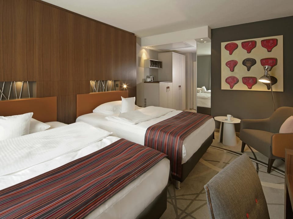Premium bedding, minibar, in-room safe, desk