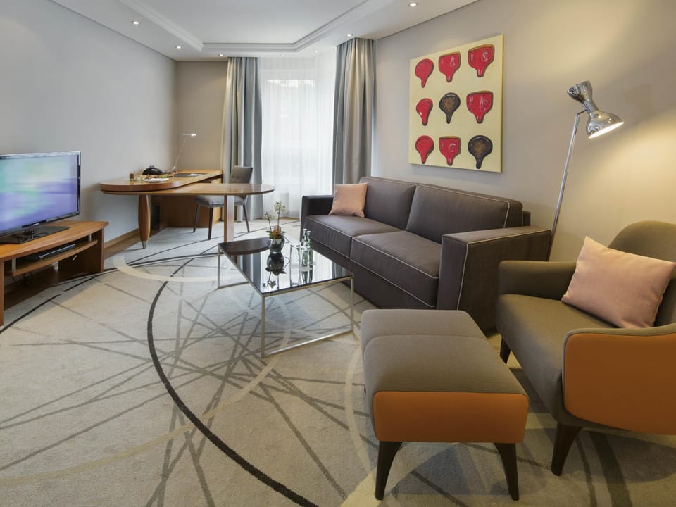 Suite, 1 Bedroom | Premium bedding, minibar, in-room safe, desk