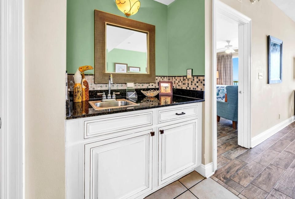 Condo, Multiple Beds (Calypso 2-404) | Interior
