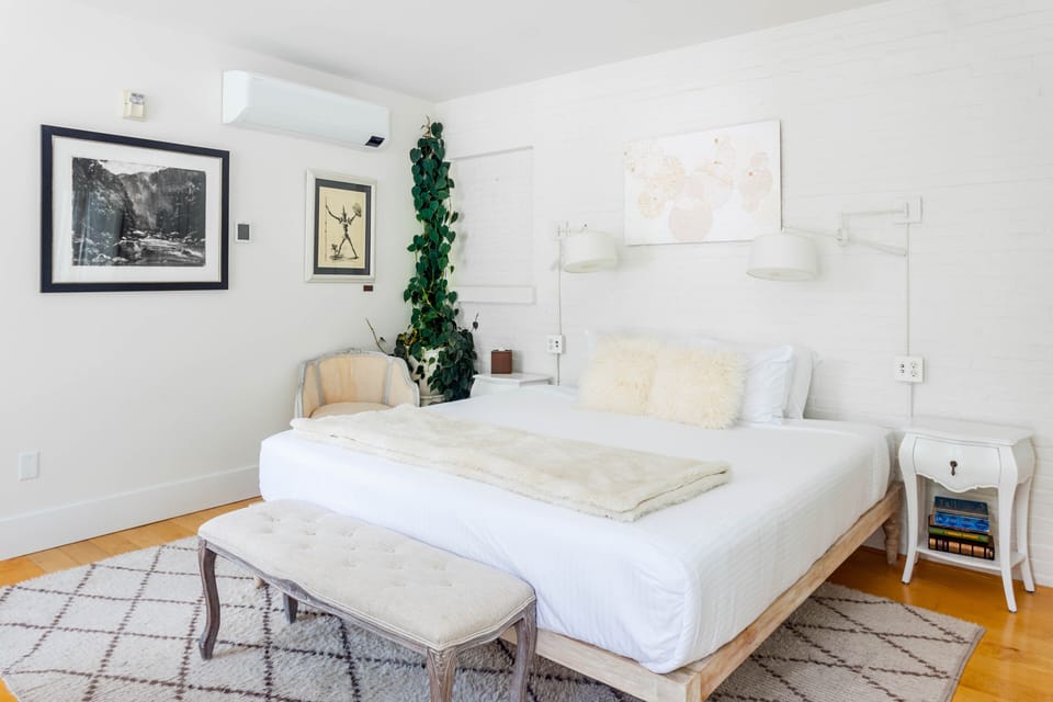 214 - Glass Porch Room | Egyptian cotton sheets, premium bedding, individually decorated