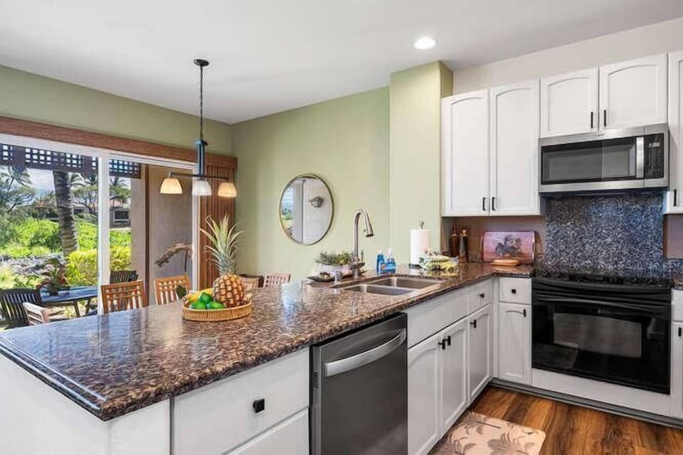House, 1 King Bed with Sofa bed (Colony Villas at Waikoloa Beach Resor) | Private kitchen