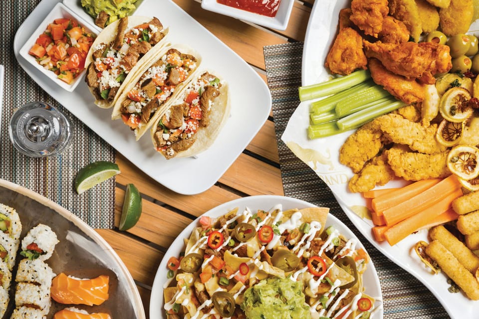 15 restaurants; breakfast, lunch, and dinner served