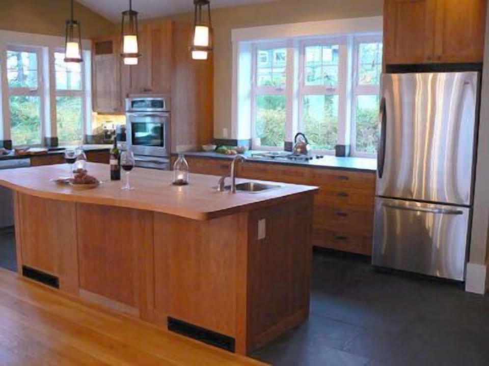 Superior House, 3 Bedrooms, Ocean View, Oceanfront | Private kitchen | Fridge, microwave, stovetop, dishwasher