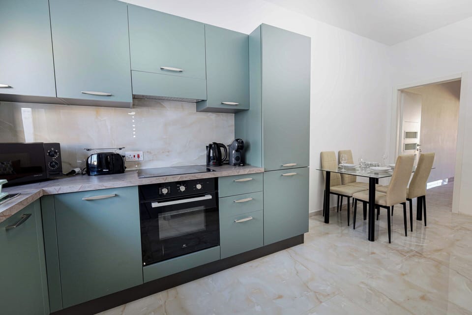 Apartment, City View | Private kitchen