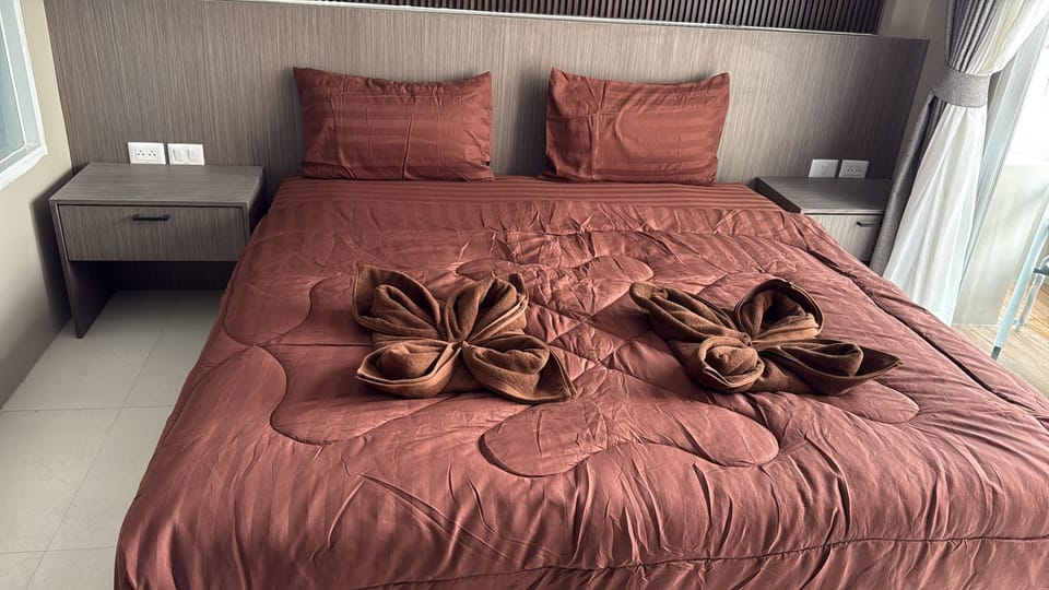 Deluxe Double Room, City View | In-room safe, desk, laptop workspace, soundproofing